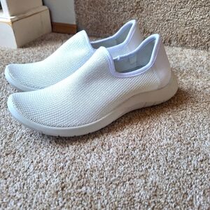 Arcopedico Gaia Womens Slip on Sneaker. White. Size 39